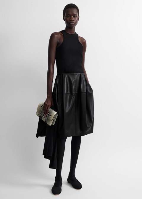 Modern Structure style inspiration: Clean lines. Strong volume.
